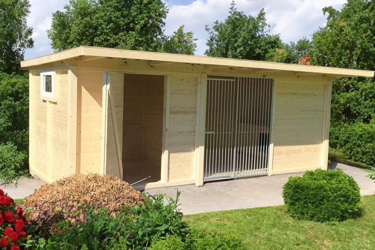 Hundezwinger mit Gerätehaus oder Züchterraum